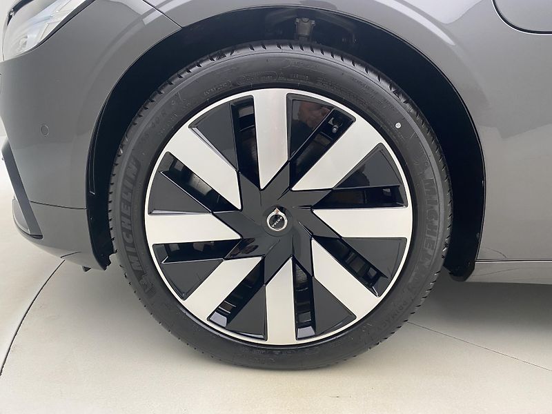 Volvo V90 T6 AWD RECHARGE DARK PLUS AUT - fotka 36 z 54