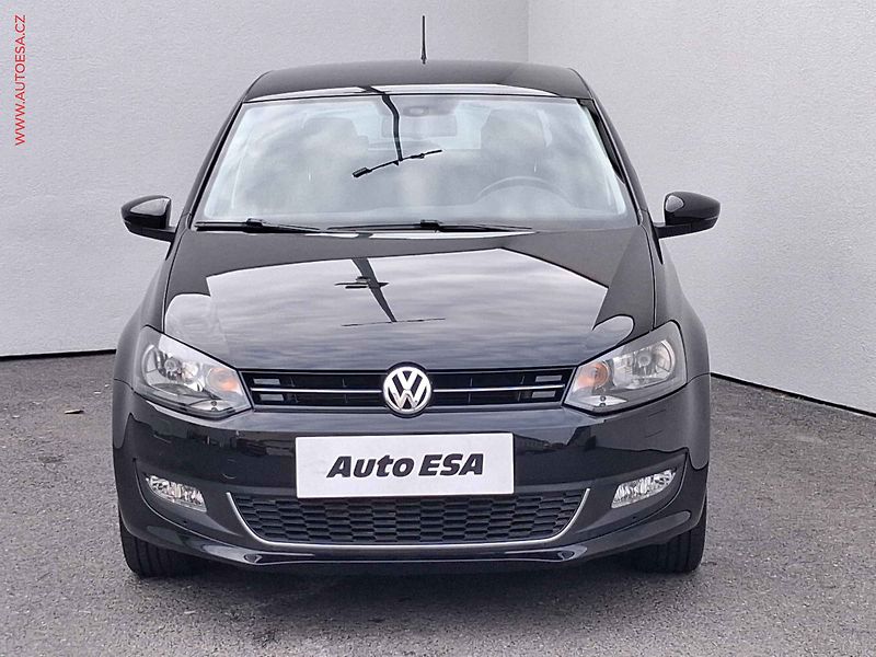 Volkswagen Polo (2013) 1.2 TSi, Life, +kola - fotka 2 z 16