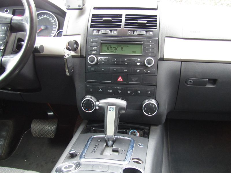 Volkswagen Touareg (2004) 2.5 TDI 128kW AUTOMAT - fotka 17 z 35