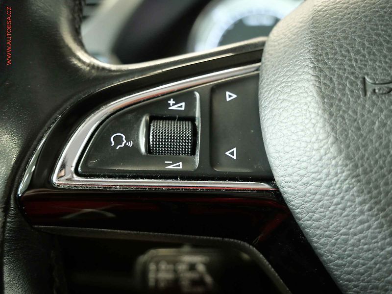 Škoda Superb (2016) 2.0, ČR, L&K, AT, navi - fotka 16 z 25