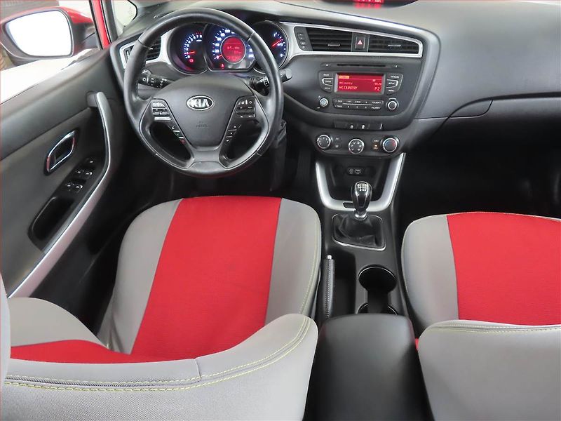 Kia Ceed (2015) 1.4 CVVT, ČR,1.maj, Serv.kniha - fotka 7 z 16