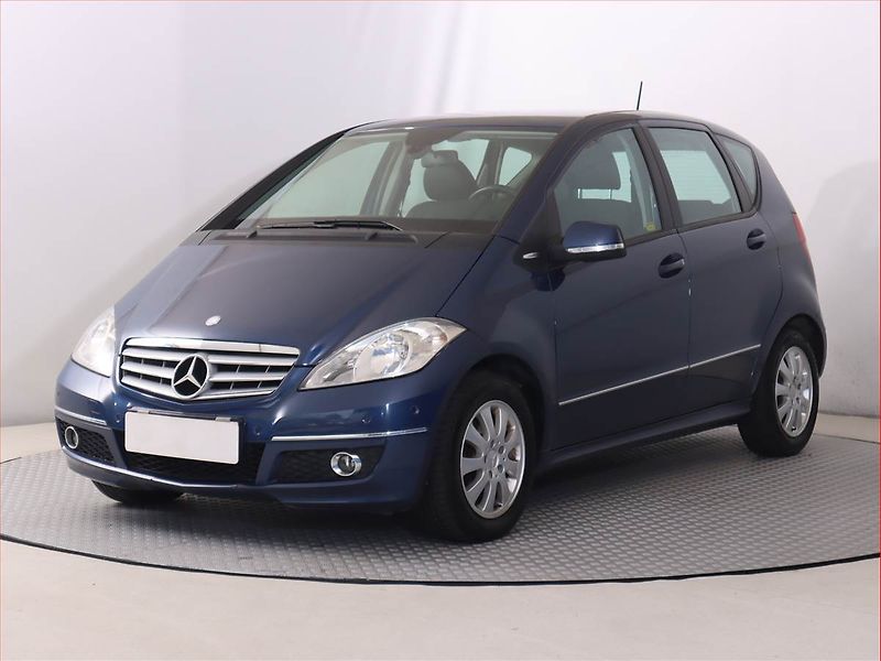 Mercedes-Benz Třídy A (2009) A 170 , Tempomat - fotka 2 z 16