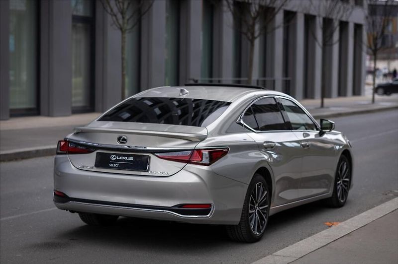 Lexus ES 300h 300H 2,5 HEV LIMITED EDITION - fotka 4 z 21