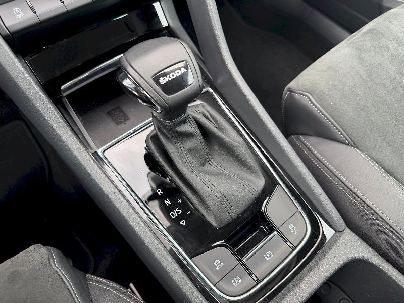 Škoda Karoq (2022) 1.5 TSI 110kW Style Matrix Nez - fotka 29 z 35