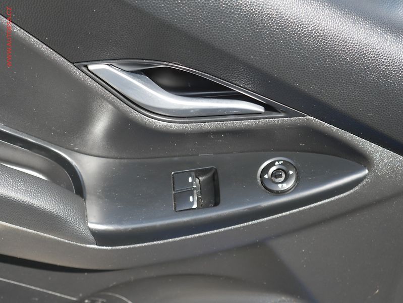 Hyundai ix20 (2015) 1.4 CRDi, ČR, AC - fotka 11 z 16