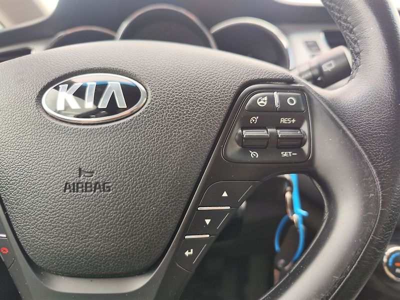 Kia Ceed 1.4 CVVT/73kW servisováno - fotka 19 z 28