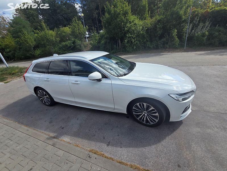 Volvo V90 (2019) servis Volvo, 100% dámské, Top - fotografie inzerátu