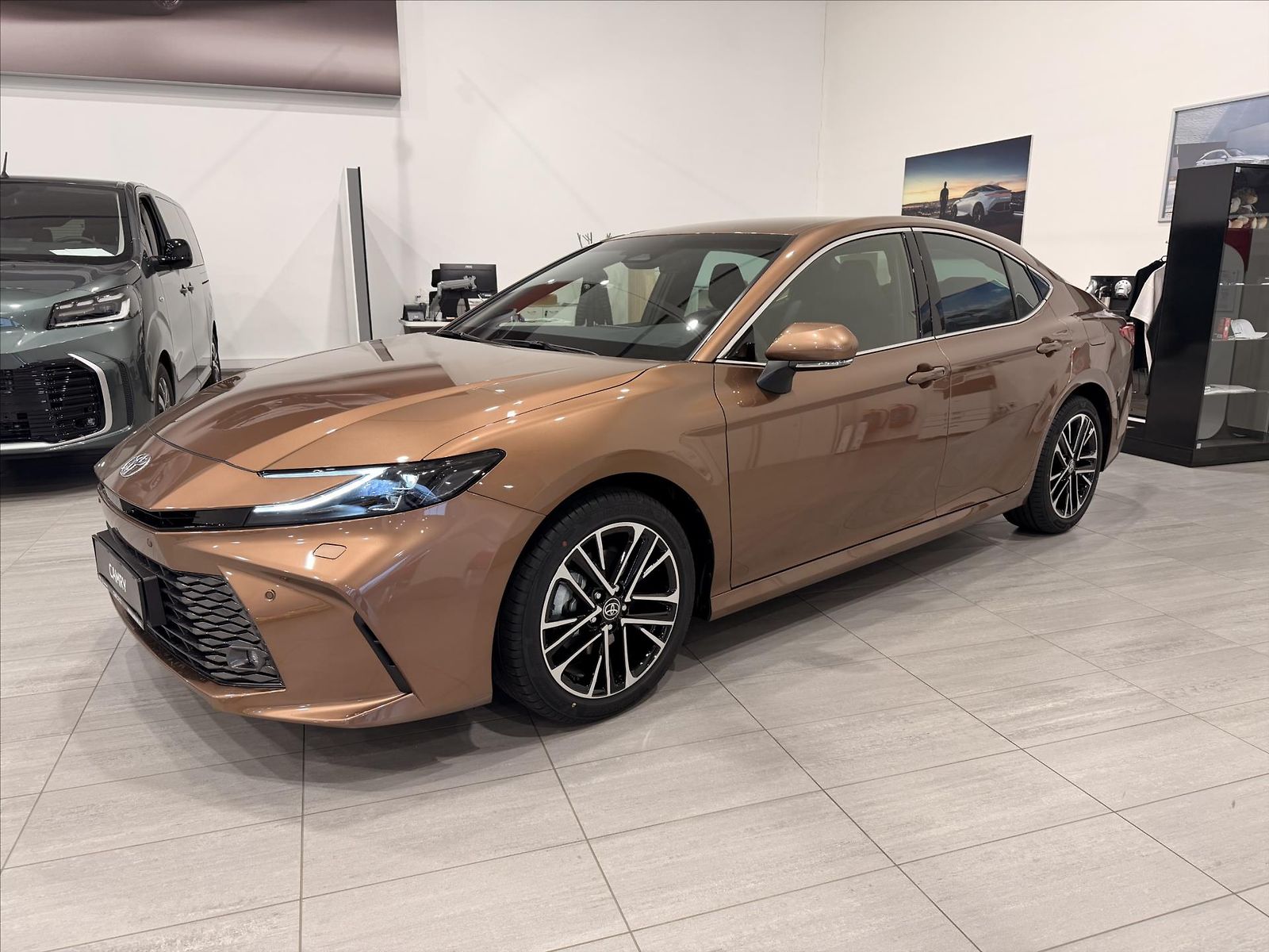 Toyota Camry 2,5 Hybrid 230k - Prestige