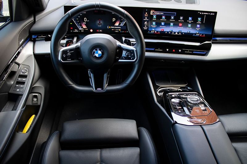 BMW Řada 5 - fotka 19 z 24