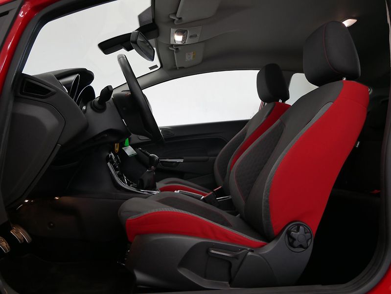 Ford Fiesta - fotka 13 z 22