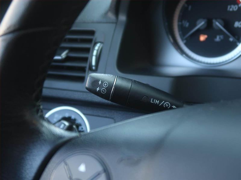 Mercedes-Benz Třídy C (2010) C 180, Automat, Xenony - fotka 17 z 17