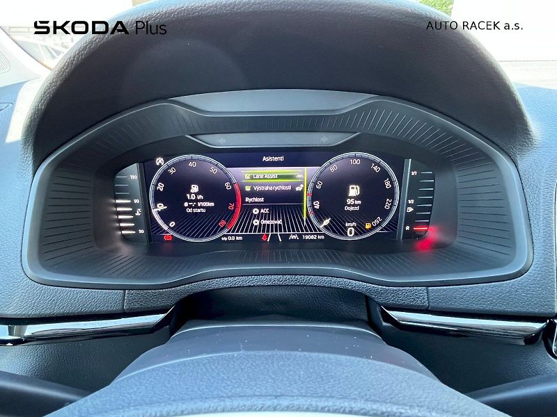 Škoda Karoq (2025) 1.5 TSI 110kW Top Selection - fotka 5 z 27