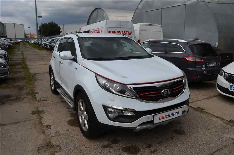 Kia Sportage (2013) 2,0 CRDI AWD - fotka 2 z 28