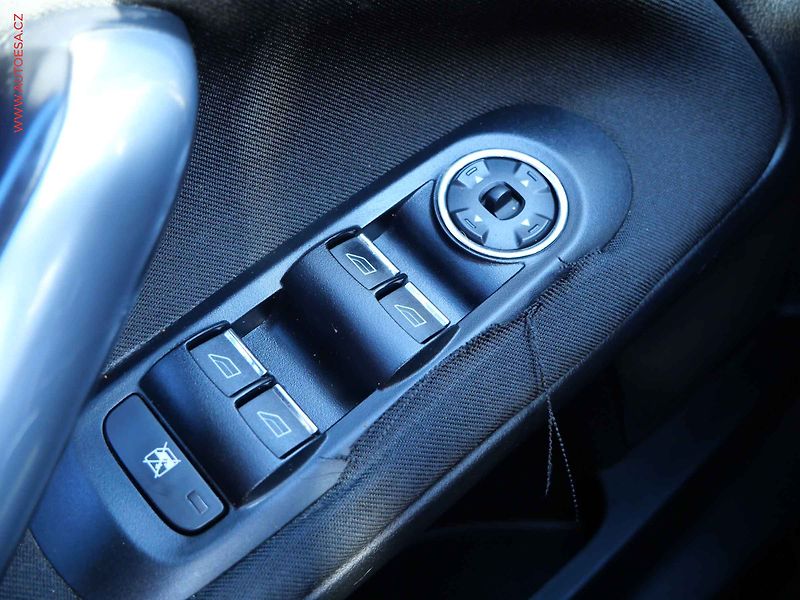 Ford Mondeo (2009) 2.0 TDCi, autoAC - fotka 14 z 20