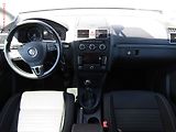 Volkswagen Touran (2015) 1.6TDi, Navi, AC - náhled 8