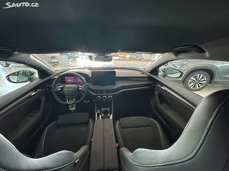 Škoda Superb (2025) SPORTLINE 2.0TSI DSG 4x4 MAX - fotka 11 z 13