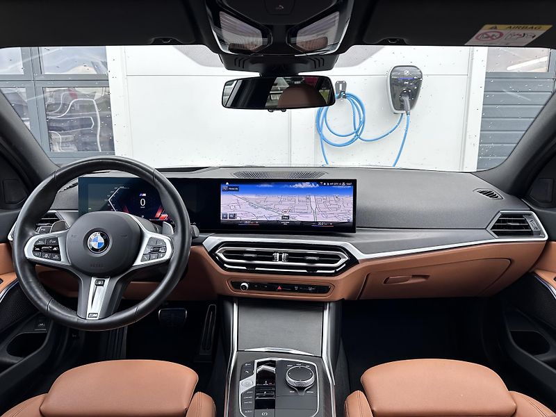 BMW Řada 3 320d xDrive M-Sport Touring - fotka 6 z 30
