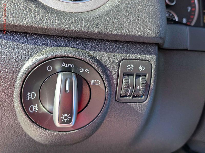 Volkswagen Tiguan (2010) 1.4TSi, AC, výhřev sed. - fotka 13 z 15