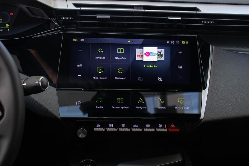 Peugeot 408 GT Hybrid 145 e-DCS6 - fotka 14 z 16