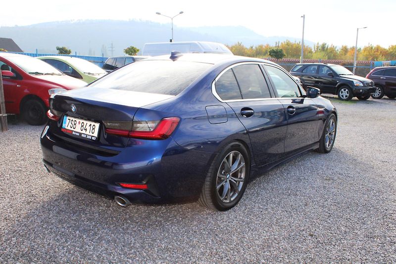 BMW Řada 3 (2019) 320d KŮŽE LED AUTOMAT TEMPOMAT - fotka 7 z 26