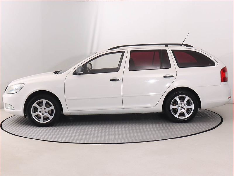 Škoda Octavia (2012) 1.6 TDI, Tempomat - fotka 3 z 16