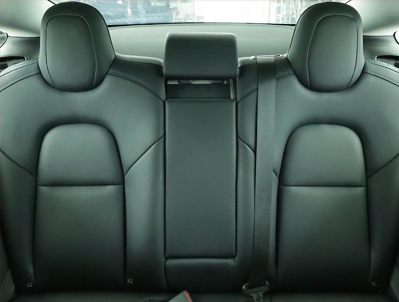 Tesla Model 3 (2019) Long Range 4WD 78kWh, SoH 81% - fotka 10 z 22