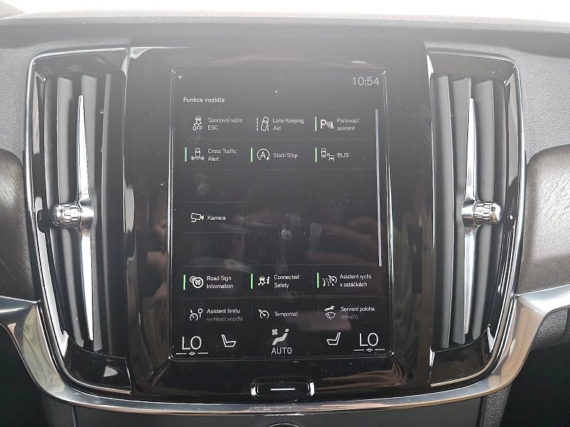 Volvo V90 (2020) Cross Country D5 173kW MOMENTU - fotka 19 z 33