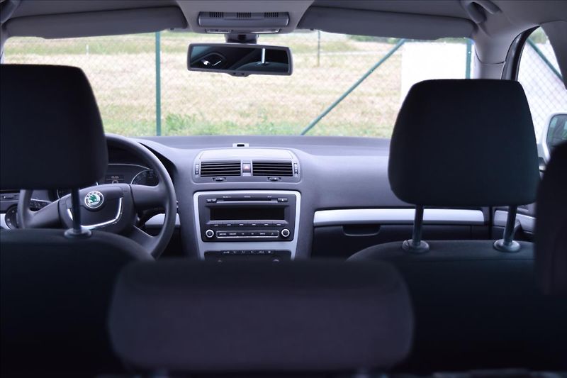 Škoda Octavia 1,2 TSI 77KW 2XKOLA XENONY - fotka 26 z 43