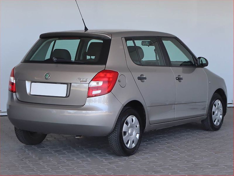 Škoda Fabia (2009) 1.2, po STK, v dobrém stavu - fotka 5 z 13