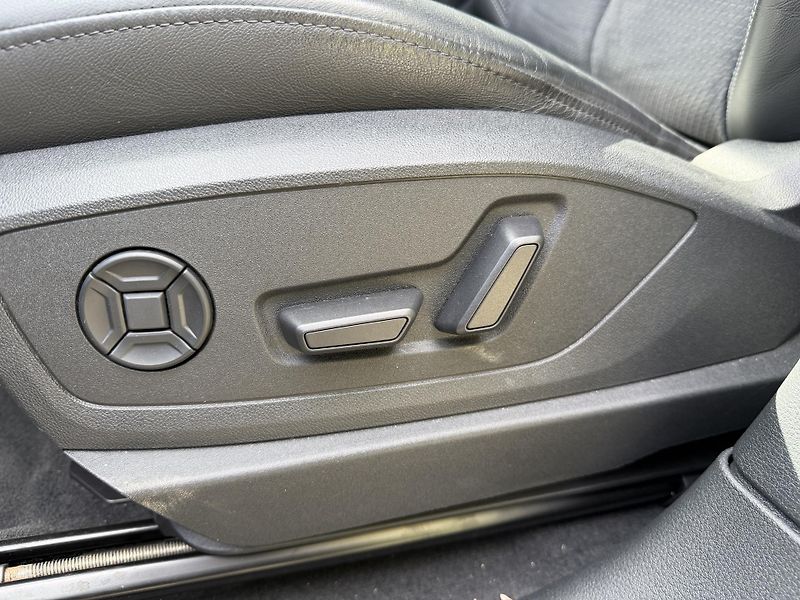 Audi Q8 e-tron 55 Quattro B&O S-Line Head-Up  - fotka 21 z 25