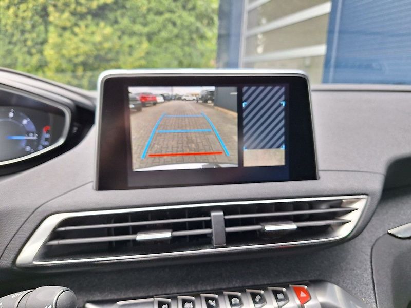 Peugeot 5008 (2019) ALLURE 1.5 BHDi 130k M6 - fotka 18 z 19