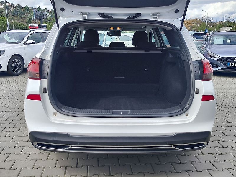 Hyundai i30 1.0 T-GDI/88kW Smart DCT - fotka 9 z 32