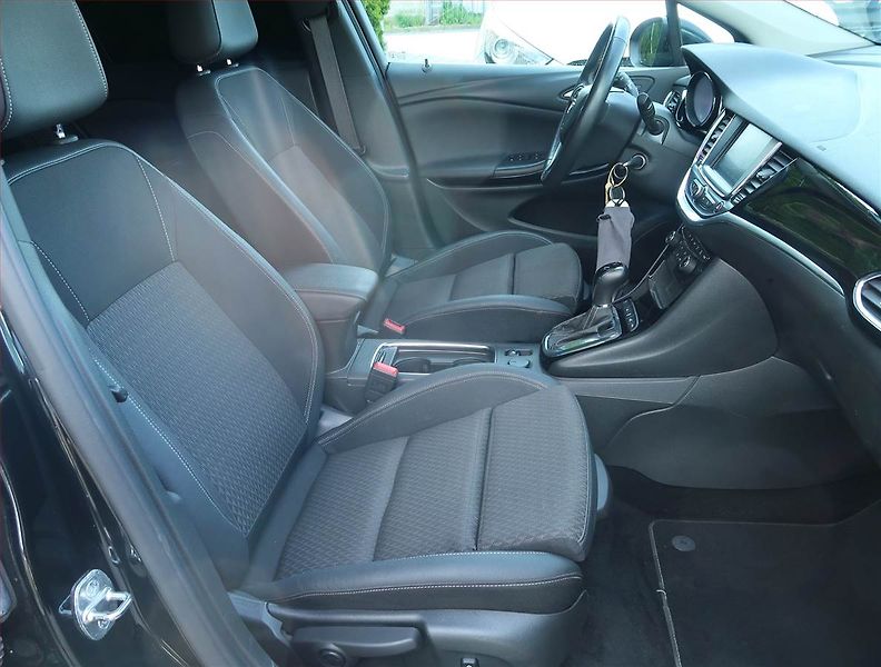 Opel Astra (2019) 1.6 CDTI, Automat, Navi - fotka 9 z 21