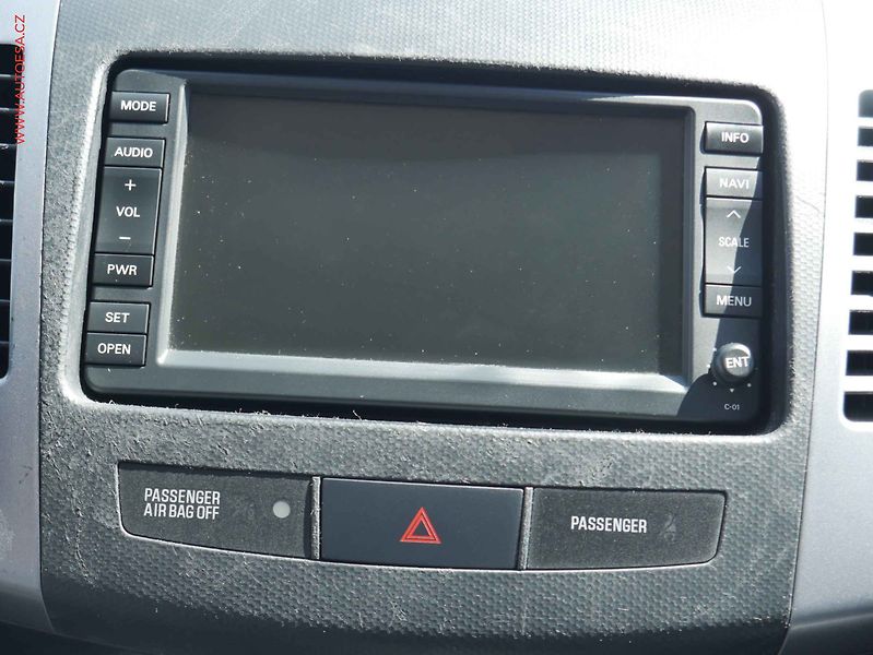 Citroën C-Crosser (2009) 2.2HDi 4x4, 7míst, ČR, Xenon - fotka 11 z 21