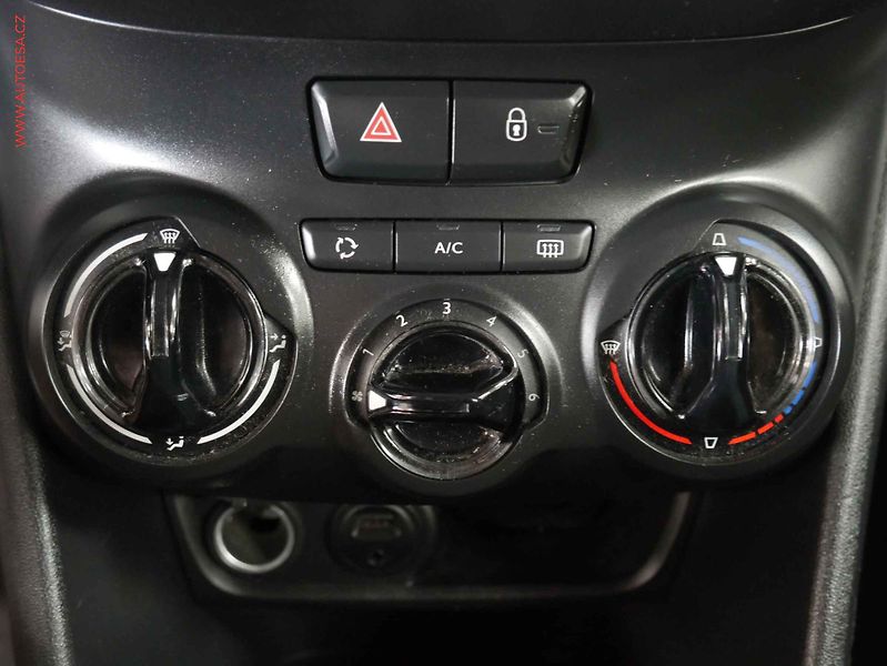 Peugeot 208 (2013) 1.2 PT, AC, tempo - fotka 16 z 17