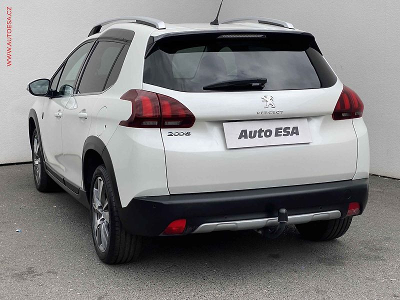 Peugeot 2008 (2018) 1.2 PT, Crossway, TZ, panor - fotka 6 z 18