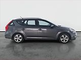 Kia Ceed (2010) 1.6 CRDi, po STK, Tažné - náhled 6