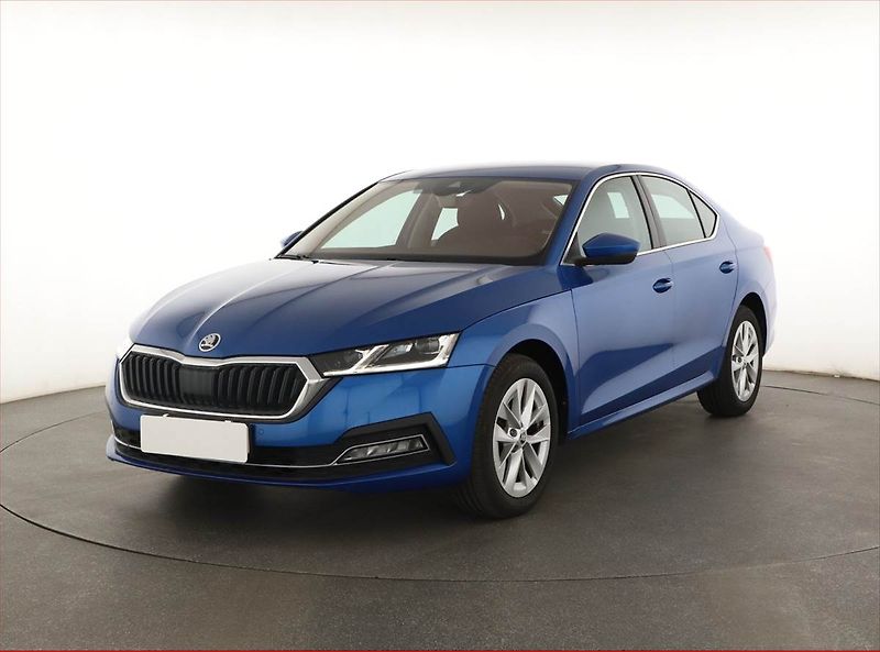 Škoda Octavia (2023) Style 2.0 TDI, ČR,1.maj - fotka 2 z 20