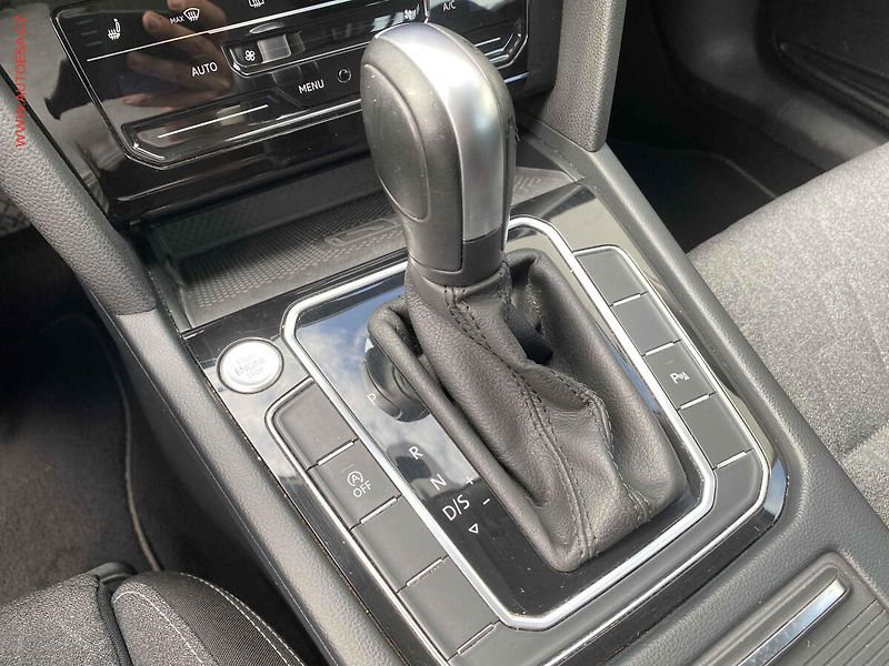 Volkswagen Passat (2023) 2.0 TDi, Business, DSG, LED - fotka 16 z 19