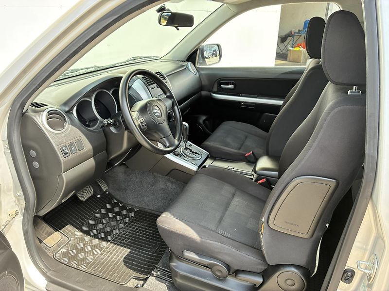 Suzuki Grand Vitara 2.4 VVT 124kW AT JLX-E Limited - fotka 5 z 19