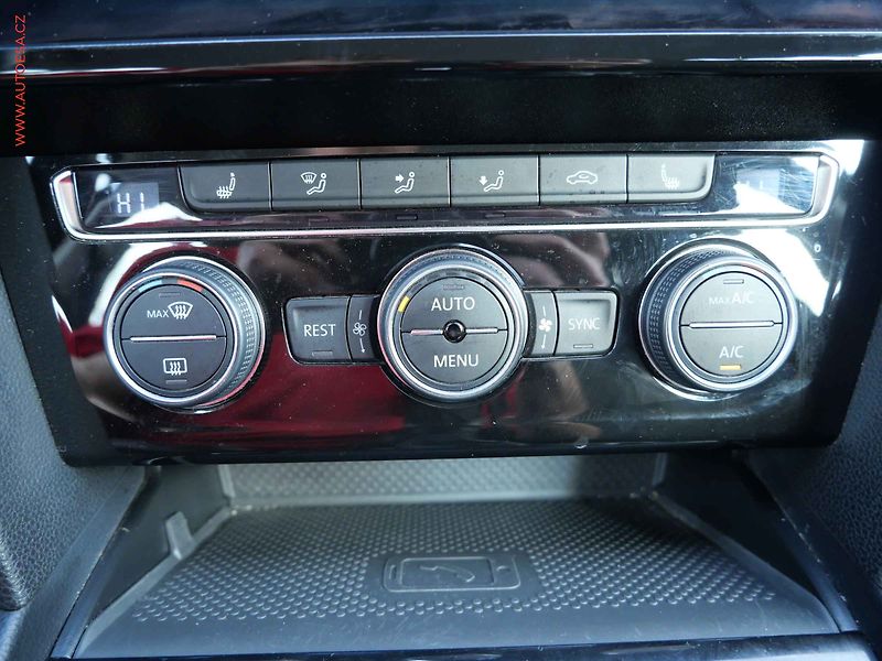 Volkswagen Passat (2020) 1.6 TDi, Business, DSG, LED - fotka 20 z 22