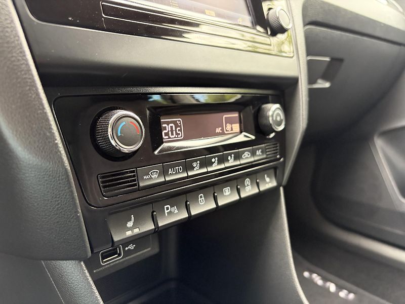 Škoda Rapid 1.0 TSi Clever - fotka 26 z 29