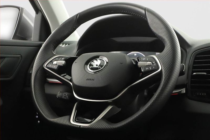 Škoda Karoq (2025) 2.0 TDI - fotka 16 z 18