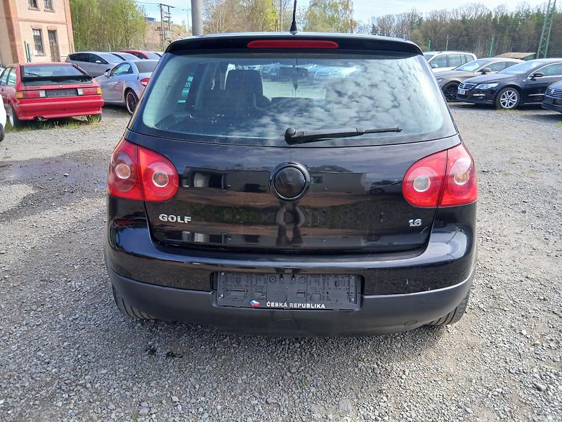 Volkswagen Golf 1.6i, GT Look, automat - fotka 11 z 31