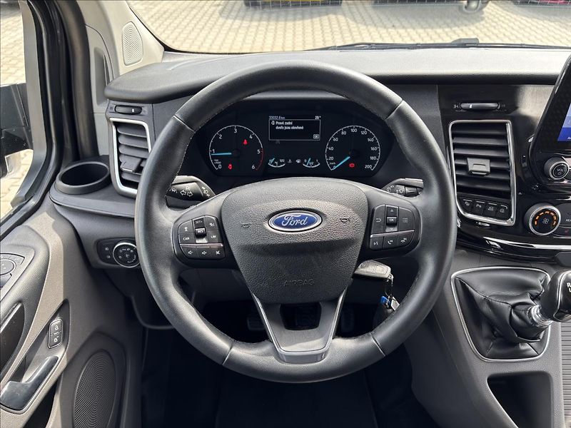 Ford Tourneo Custom 2,0 EcoBlue Titanium X 136kW - fotka 19 z 45