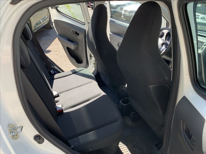 Peugeot 108 1,0 i ČR,KLIMATIZACE,CEBIA - fotka 16 z 17