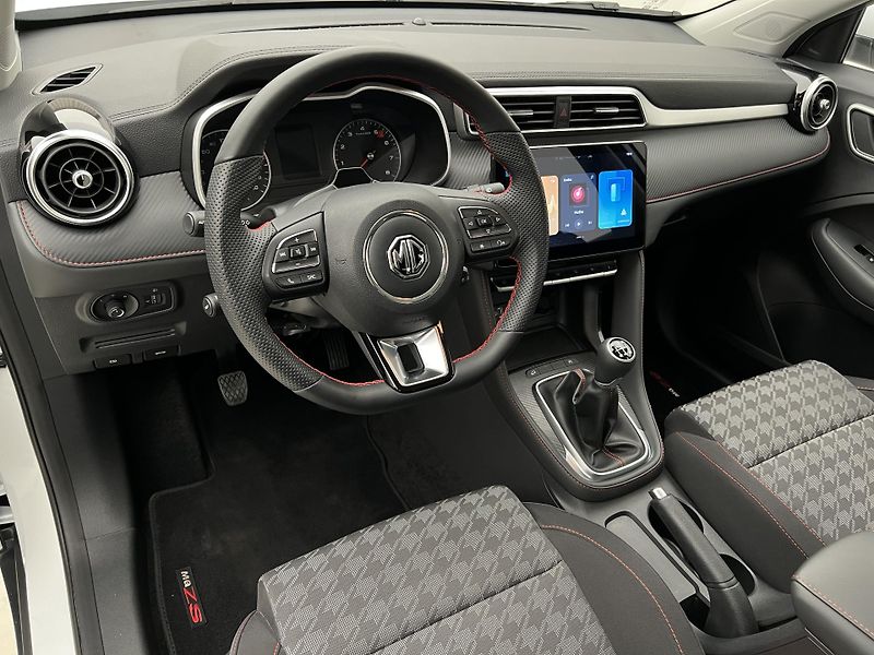 MG ZS 1.5 ESSENTIAL PLUS CZ 1.maj.  - fotka 4 z 38