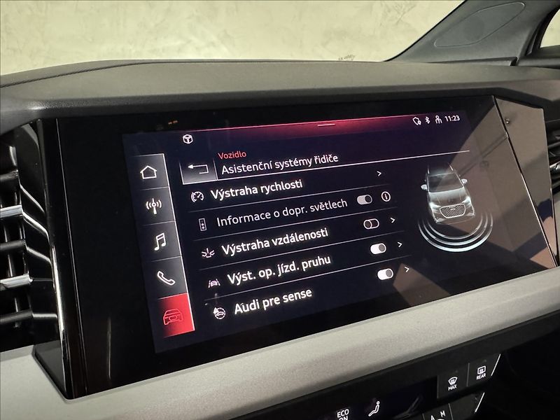 Audi Q4 e-tron 35 125kW LED Kessy PDC - fotka 27 z 45