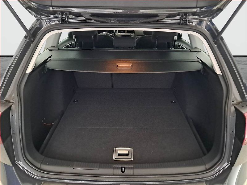 Volkswagen Golf (2015) 1.6 TDI, Serv.kniha, Navi - fotka 14 z 18