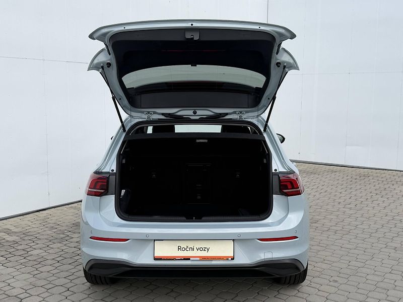 Volkswagen Golf (2026) People 6G 1,5TSI - fotka 4 z 24
